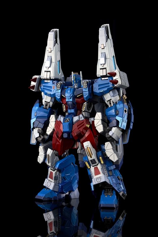 PRE ORDER – [ KURO KARA KURI ] ULTRA MAGNUS