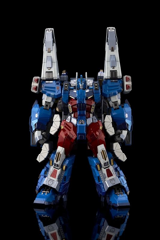 PRE ORDER – [ KURO KARA KURI ] ULTRA MAGNUS