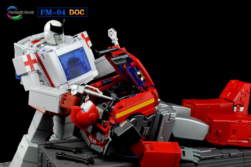 PRE ORDER – FANTASTIC MODEL FM-04 DOC - RATCHET