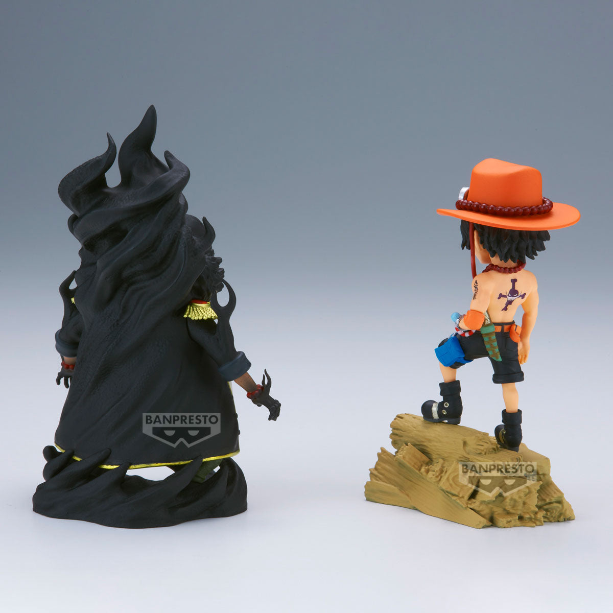 PRE ORDER – ONE PIECE WORLD COLLECTABLE FIGURE LOG STORIES - PORTGAS D.ACE VS MARSHALL D.TEACH