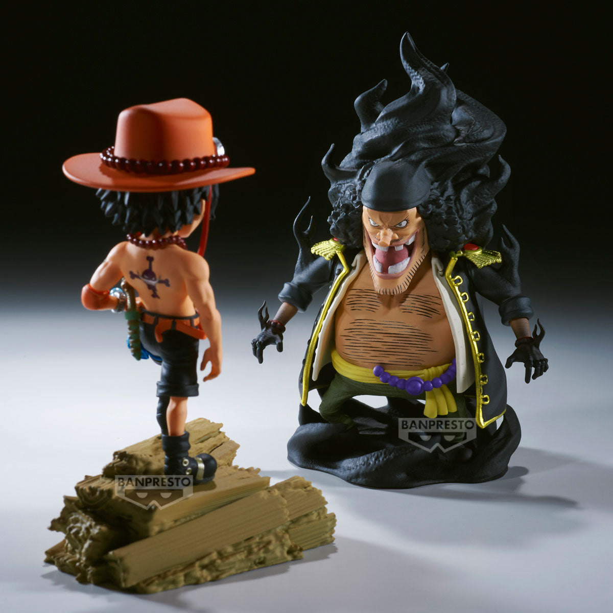 PRE ORDER – ONE PIECE WORLD COLLECTABLE FIGURE LOG STORIES - PORTGAS D.ACE VS MARSHALL D.TEACH