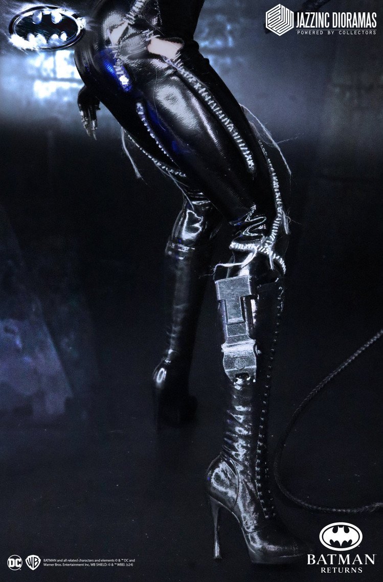 PRE ORDER – 1/6 JAZZINC DIORAMAS BATMAN RETURNS - CATWOMAN (BASIC BATTLE DAMAGED VERSION)