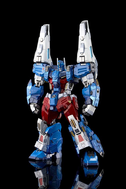 PRE ORDER – [ KURO KARA KURI ] ULTRA MAGNUS