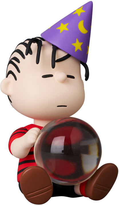 PRE ORDER – UDF PEANUTS SERIES 17 : LINUS & CRYSTAL BALL